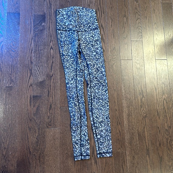 Lululemon Wunder Under Pant (Hi-Rise) - Picture 4 of 6